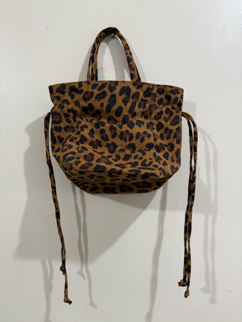 BAGGU Leopard-Print Canvas Tote in Brown and Black - Picture 3 of 4